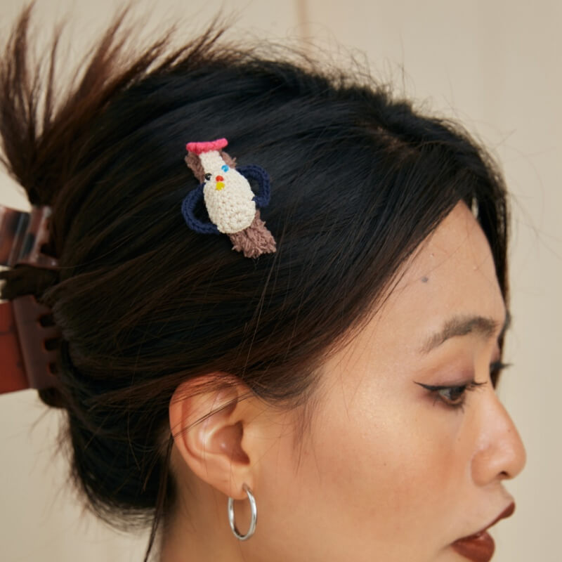 Polka dot expression vase Hair Clip