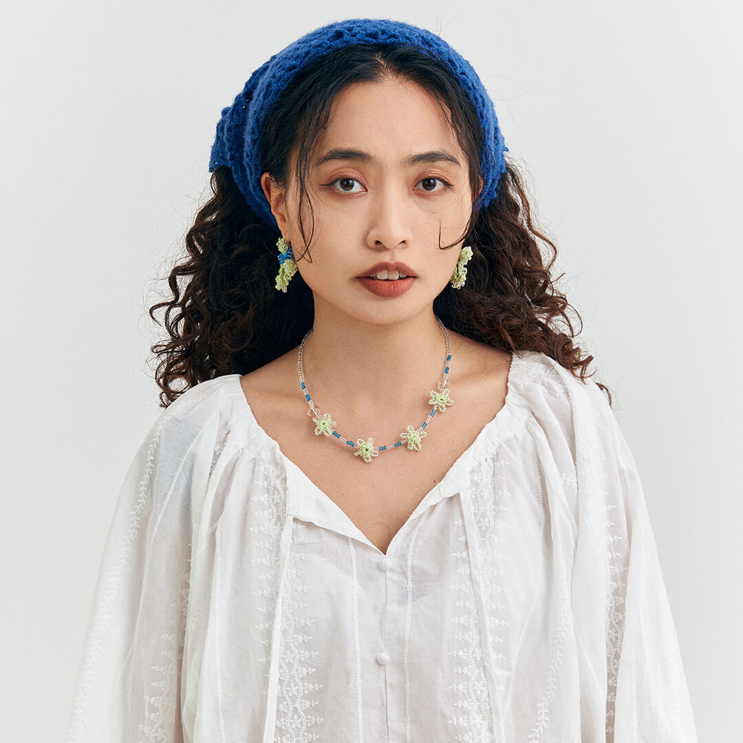 handmade jewelry  unique accessories Flower Crystal Necklace-feeky