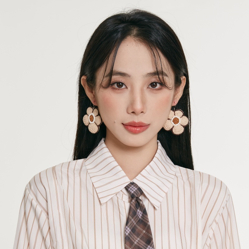 Geometric flower earrings