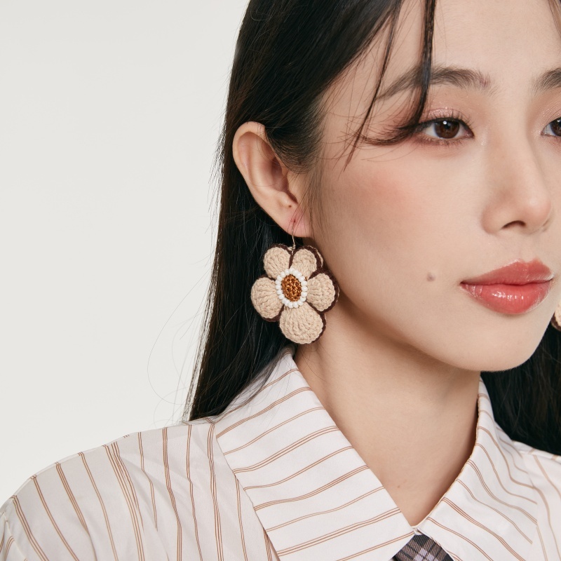 Geometric flower earrings