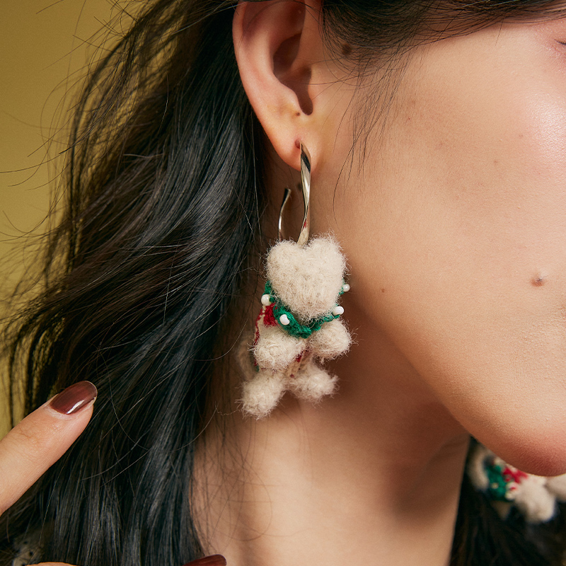 handmade jewelry  unique accessories Companion Cat earrings-feeky