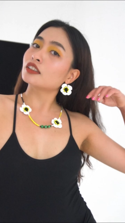 Flower necklace