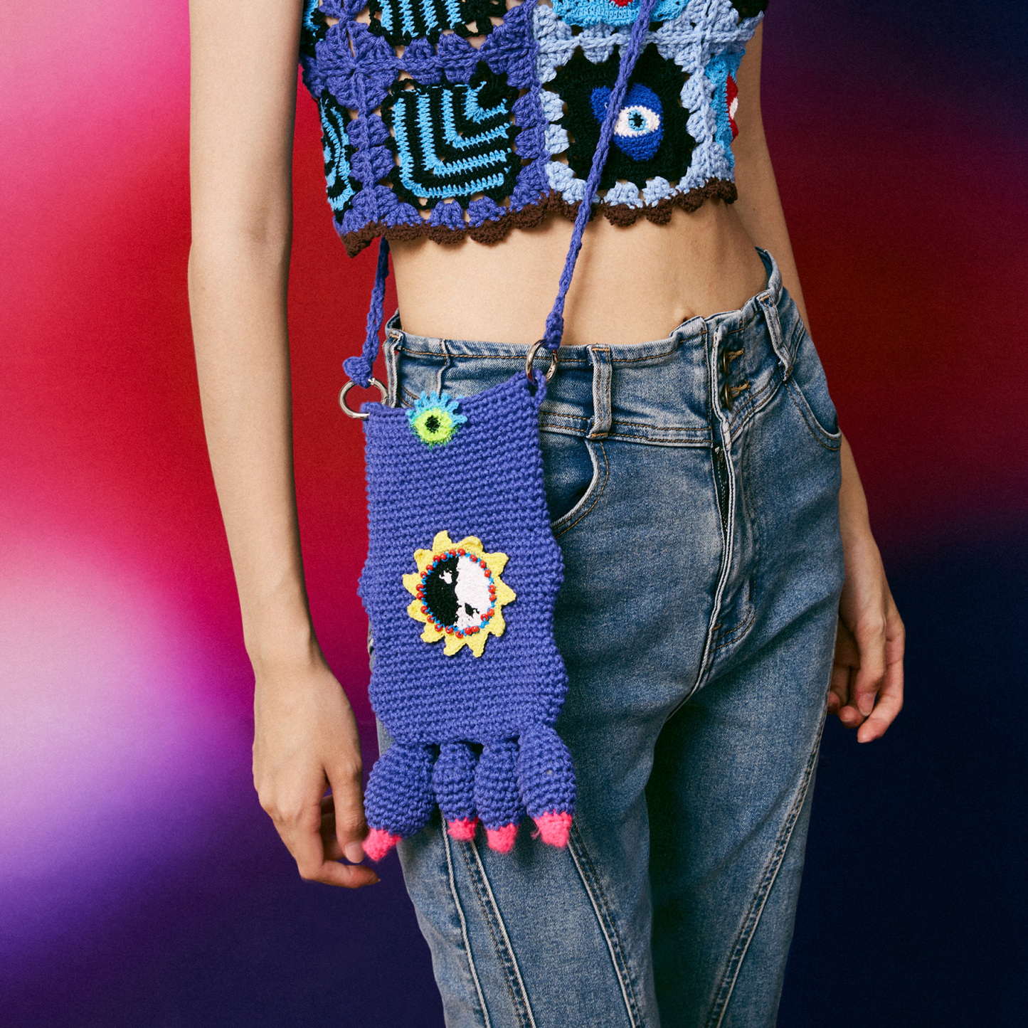 Weird foot mobile phone bag-feeky