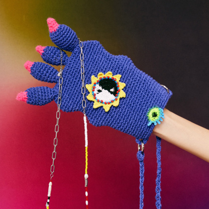 Weird foot mobile phone bag-feeky