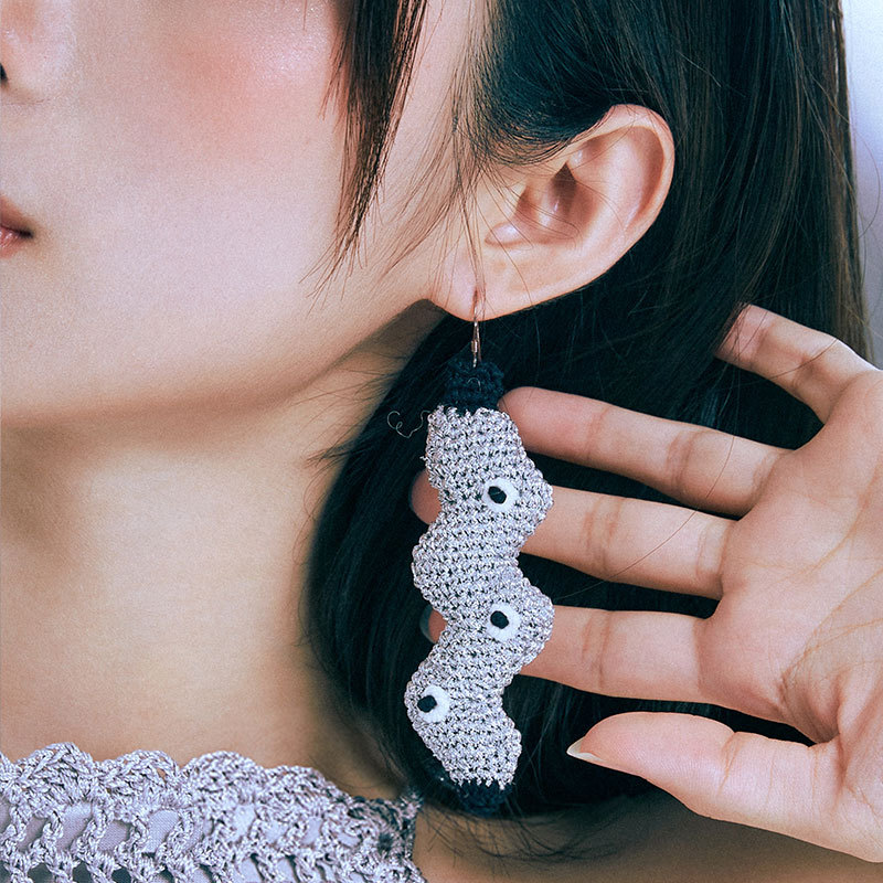 Silver banana earrings-feeky