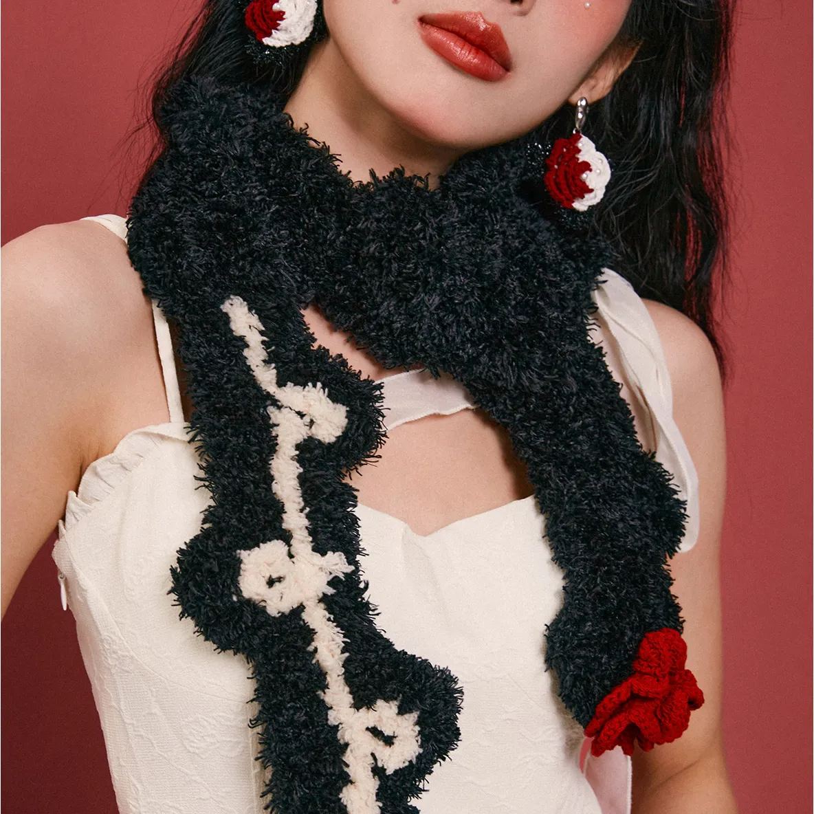 handmade jewelry  unique accessories Thorn Scarf-feeky