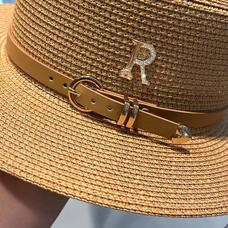 Metal letter R leather buckle with straw hat