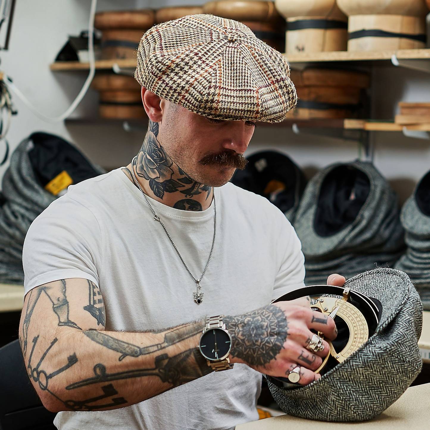 PEAKY CAPS Genuine Scottish Harris Tweed 8 Panels Man Cap Wool Large Crown BEIGE