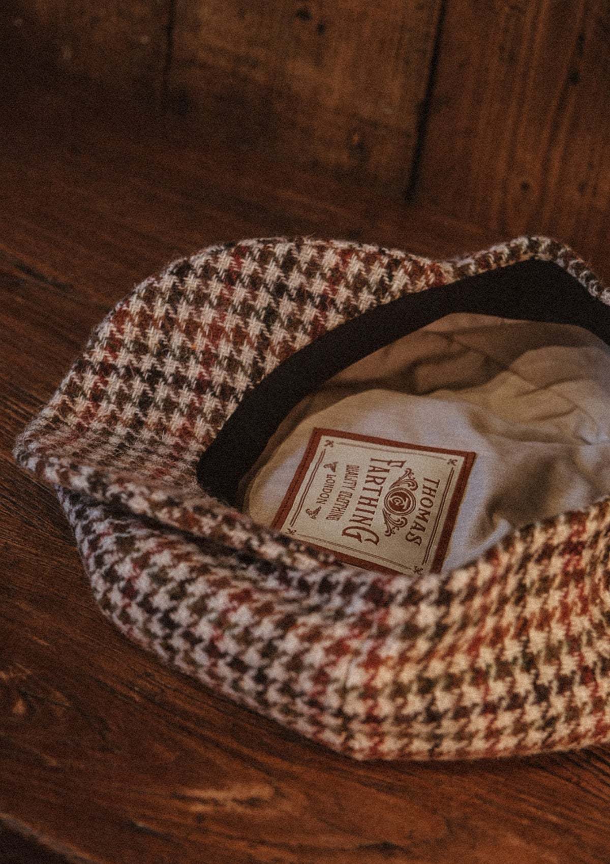 Torrington Baker Boy - (Mid Width) Camel Houndstooth Harris Tweed