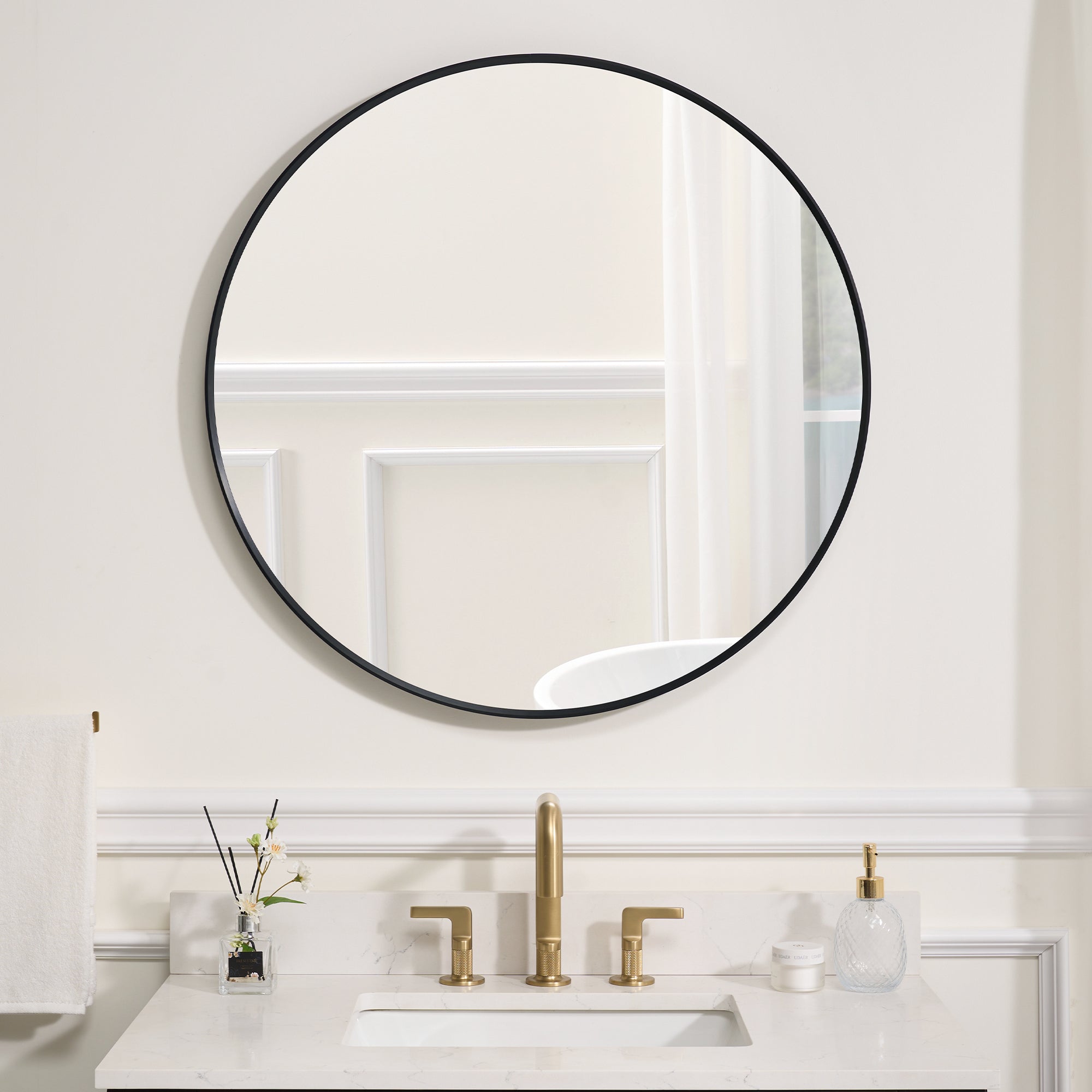 32 in. W x 32 in. H Black Modern Round Framed Aluminum Wall Mirror-Arrisea