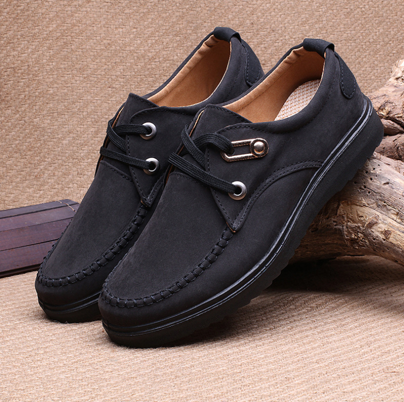 Men's Comfy Soft Leather Shoes with A Cozy Quilted Lining.