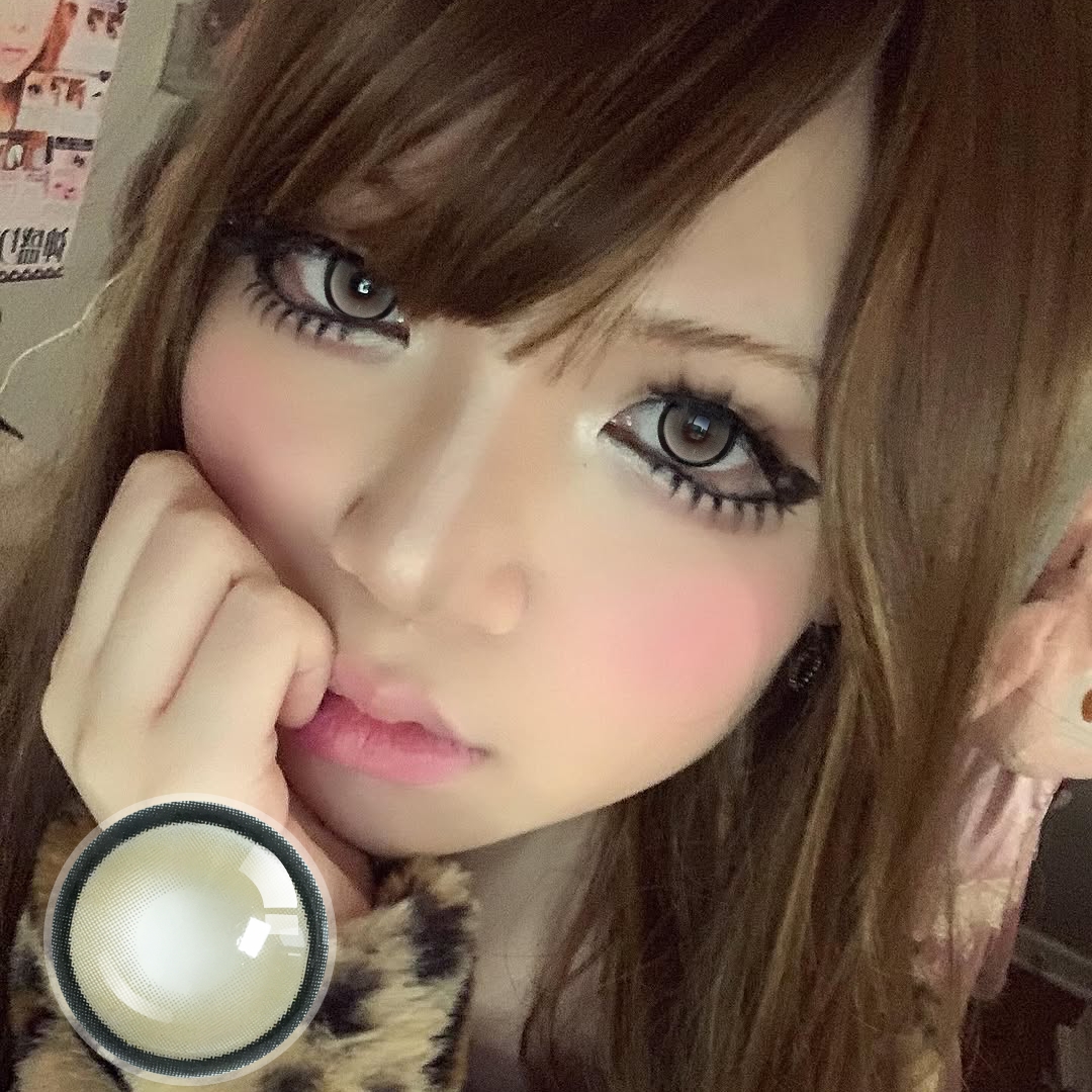Phokyo's Smoky Doll Contact Lenses