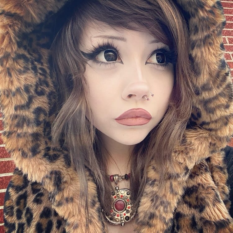 Rana's Sullen Doll Eye 17mm Mini Sclera Contact Lenses(12 months of use)