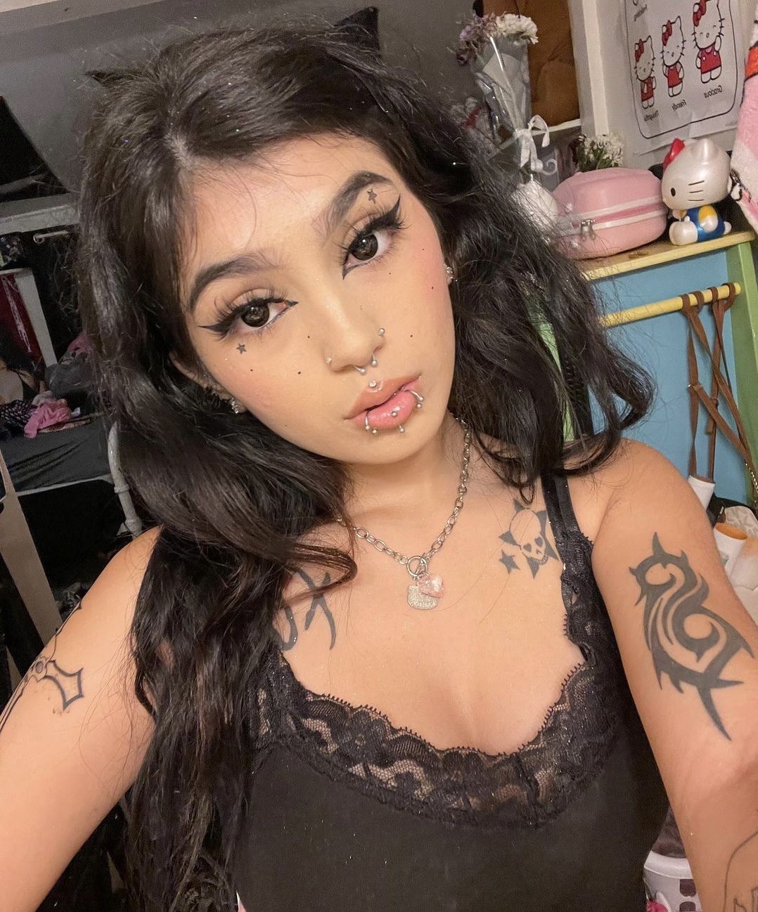 Linn's Dollie Darknight Black Contact Lenses