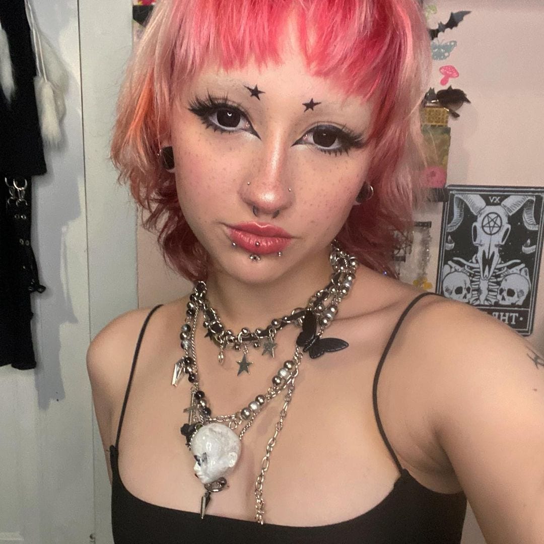 Linn's Dollie Darknight Black Contact Lenses