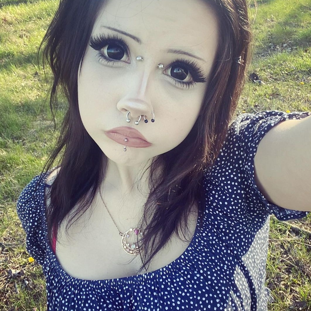 Rana's Sullen Doll Eye 17mm Mini Sclera Contact Lenses(12 months of use)