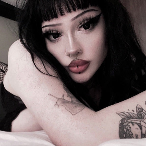 Linn's Dollie Darknight Black Contact Lenses