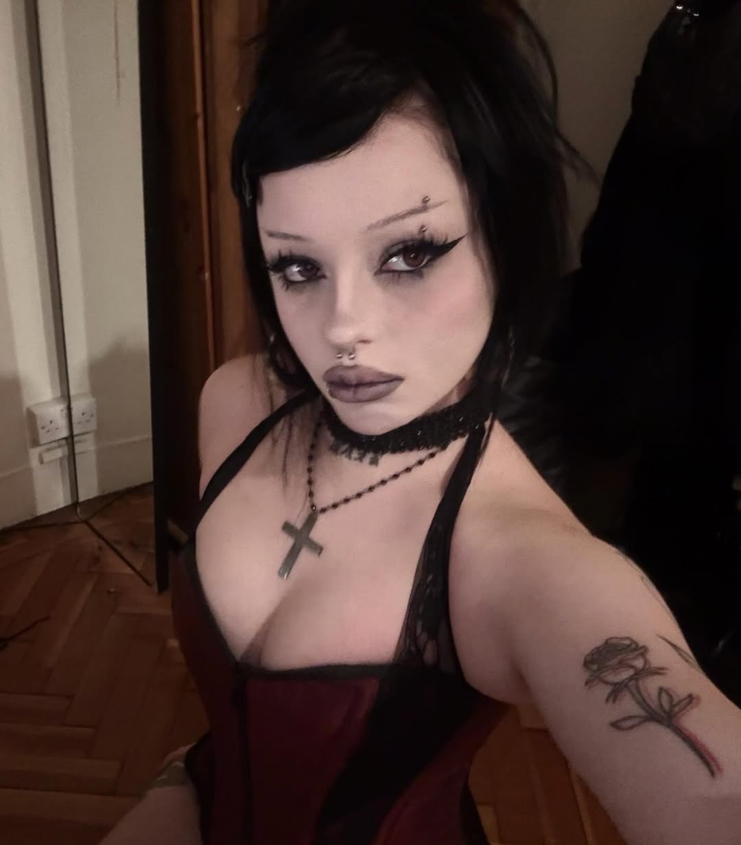 Blood Moon | Cos | Red | 14mm | 1 Year