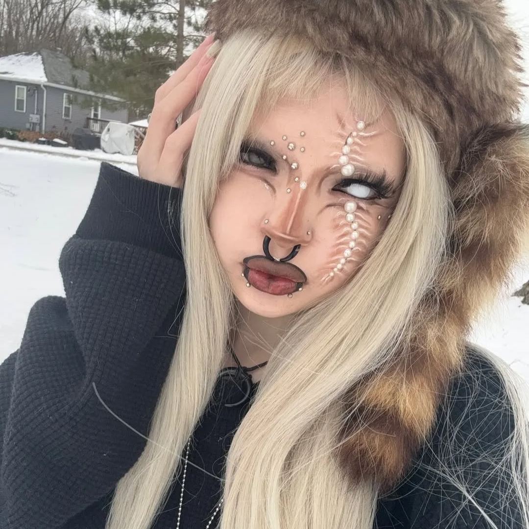 Cat's Gridding White Contact Lenses