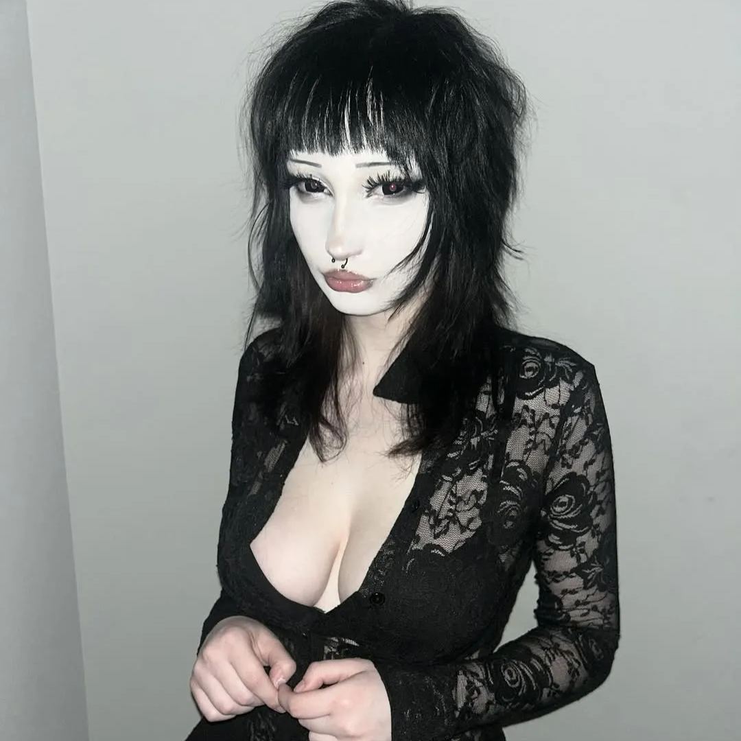 Linn's Sullen Doll Eye 17mm Mini Sclera Contact Lenses