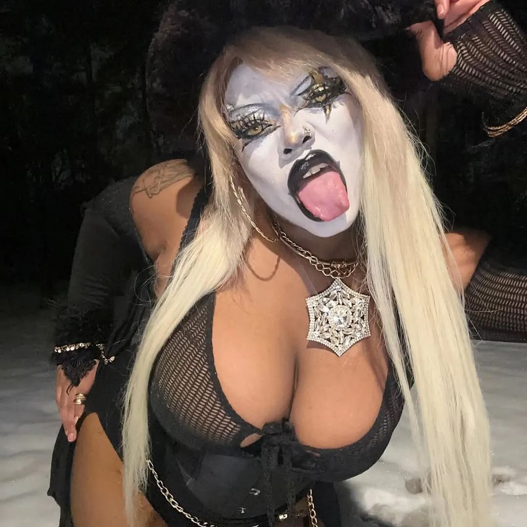 Curly Girl Contact Lenses