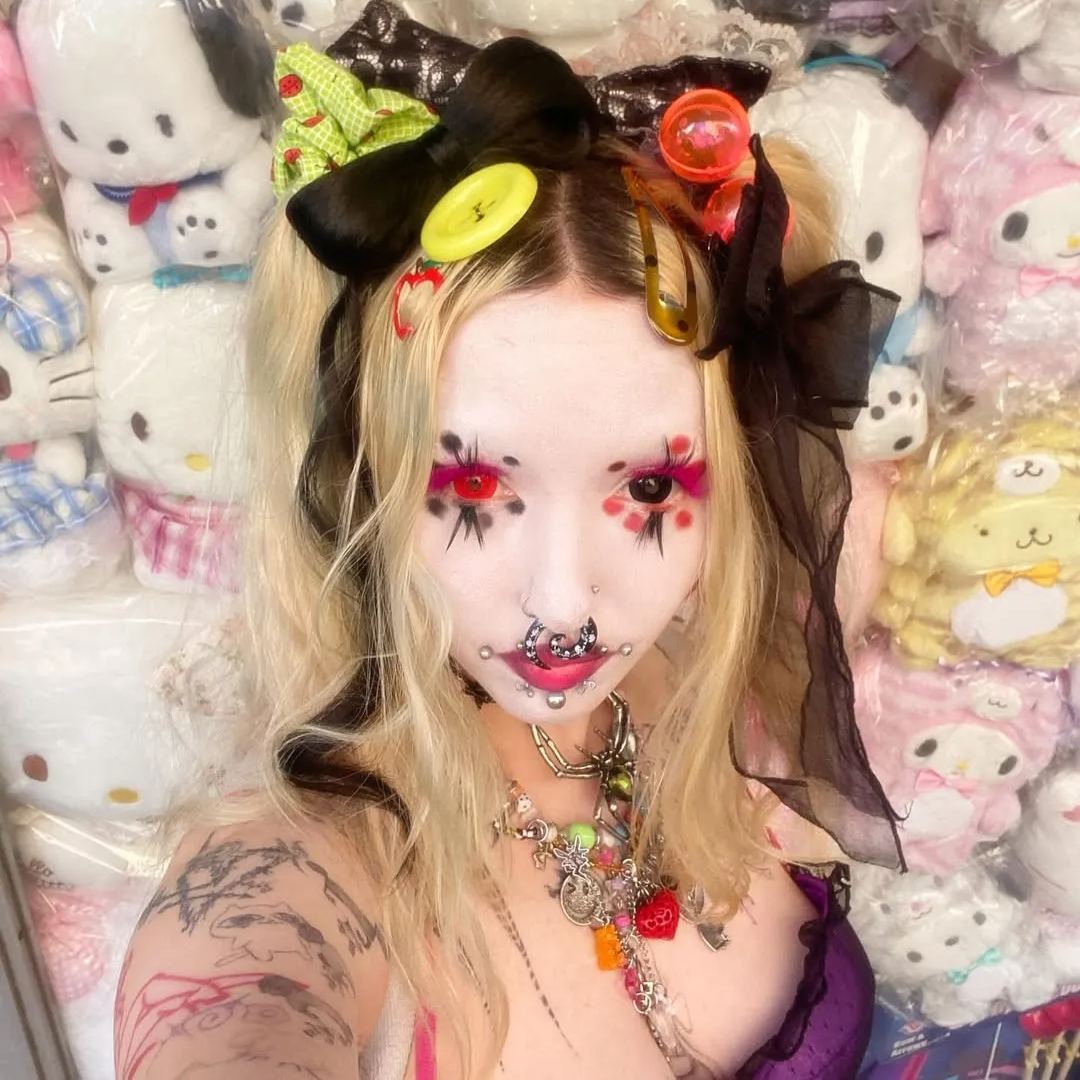 FAE'S Red Demon Doll Eye Mini Sclera Contact Lenses (17MM)