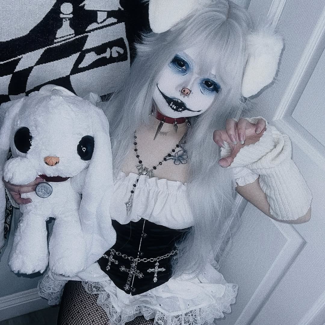 Black Doll Eye Mini Sclera Contact Lenses (16MM)