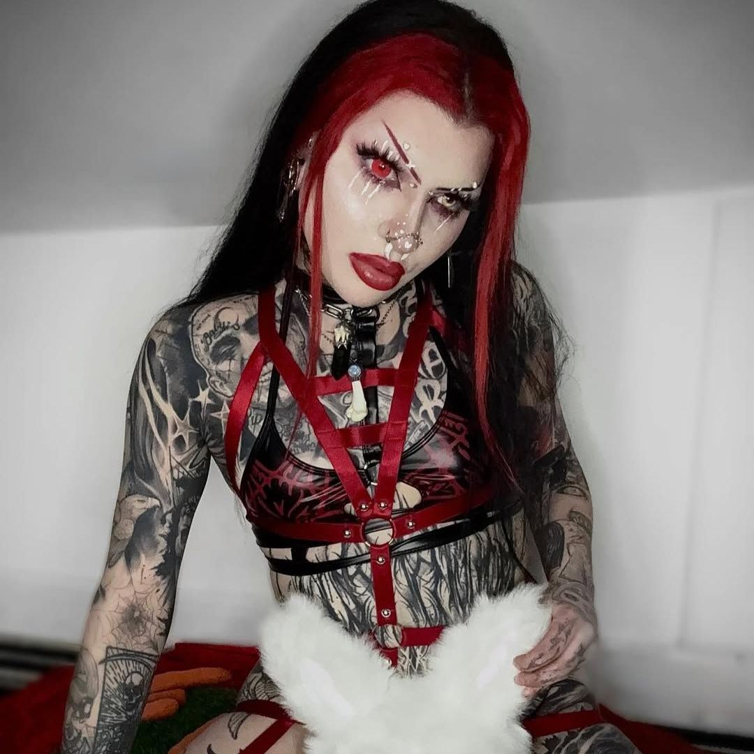 Val3galore's Red Demon Doll Eye Mini Sclera Contact Lenses (17MM)
