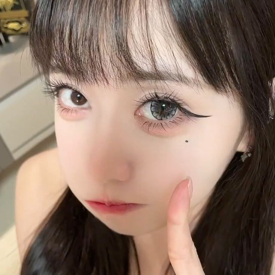 Wild Rose Contact Lenses