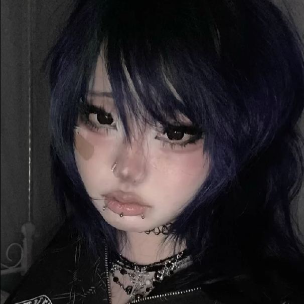 Anna's  Muse | Enlarge | Bigger | Black | 1 Year