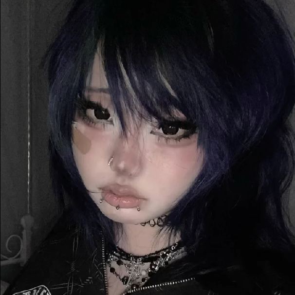 Anna's  Muse | Enlarge | Bigger | Black | 1 Year