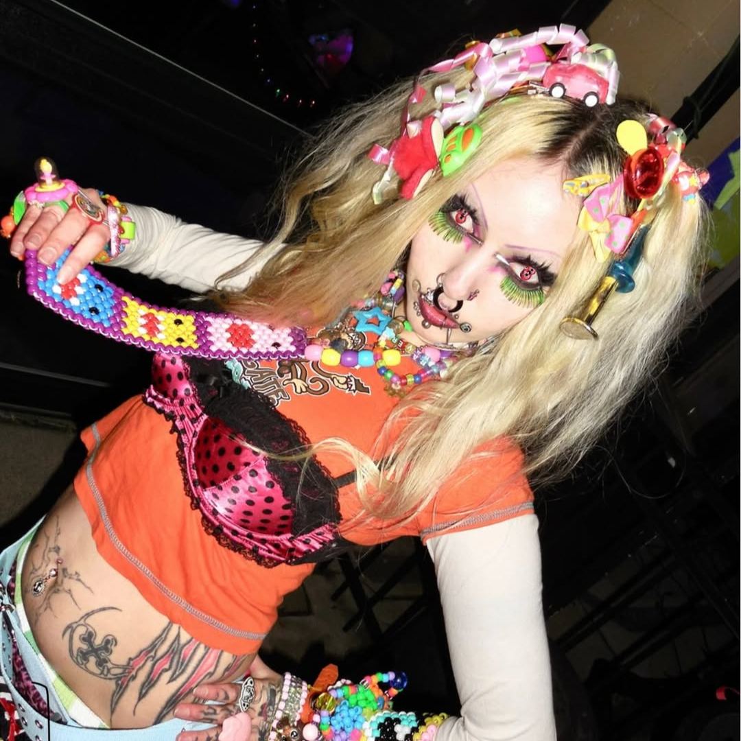 Twin Illusion Contact Lenses