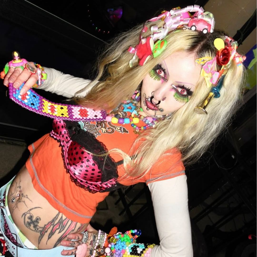 Twin Illusion Contact Lenses