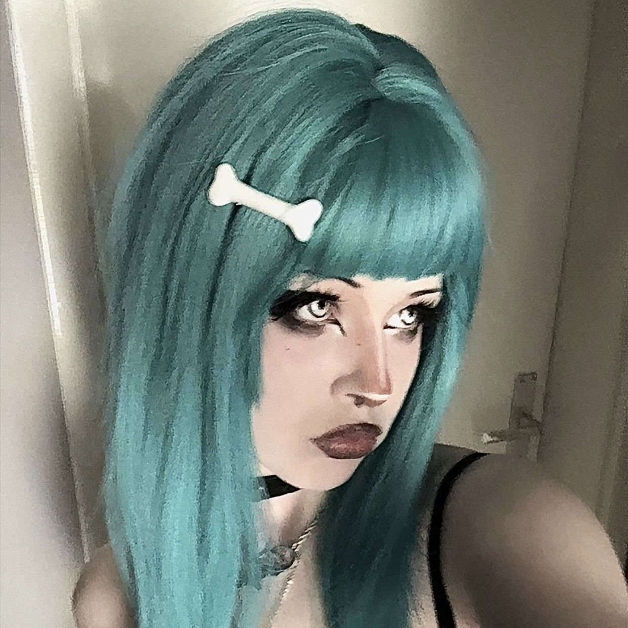 Alexis' Vampire White Contact Lenses