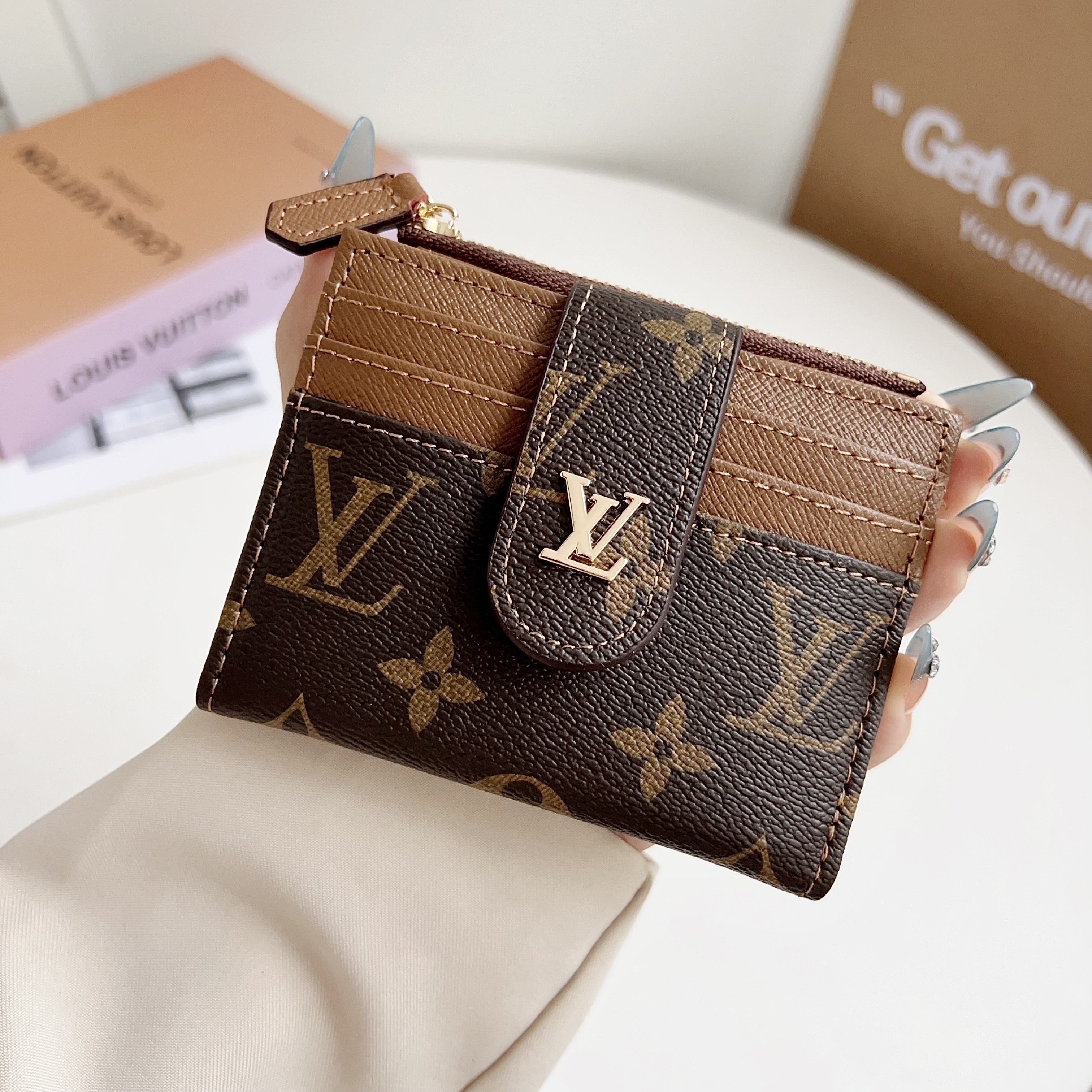 Louis Vuitton Classic Luxury Leather Slender Wallet