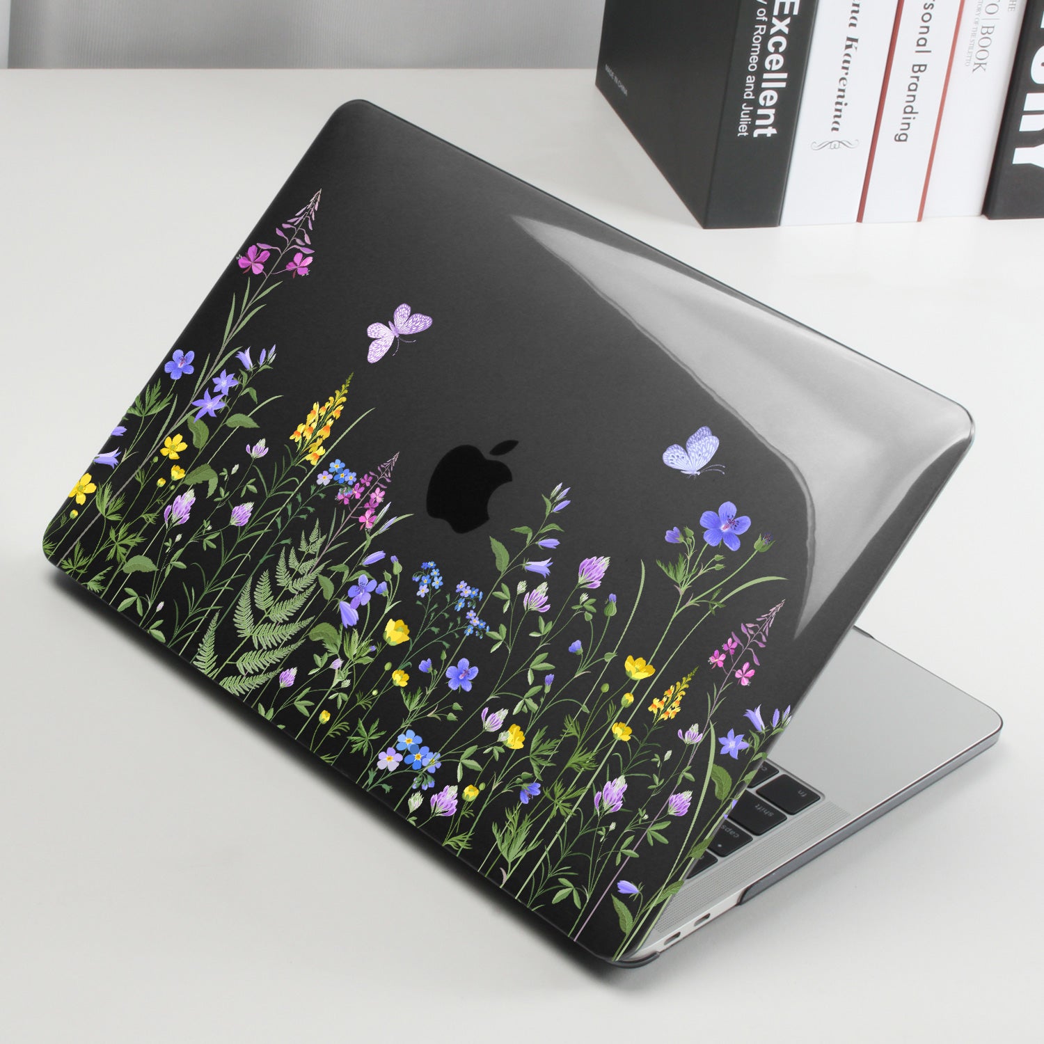 Butterfly in grass Macbook case-BELKCASE