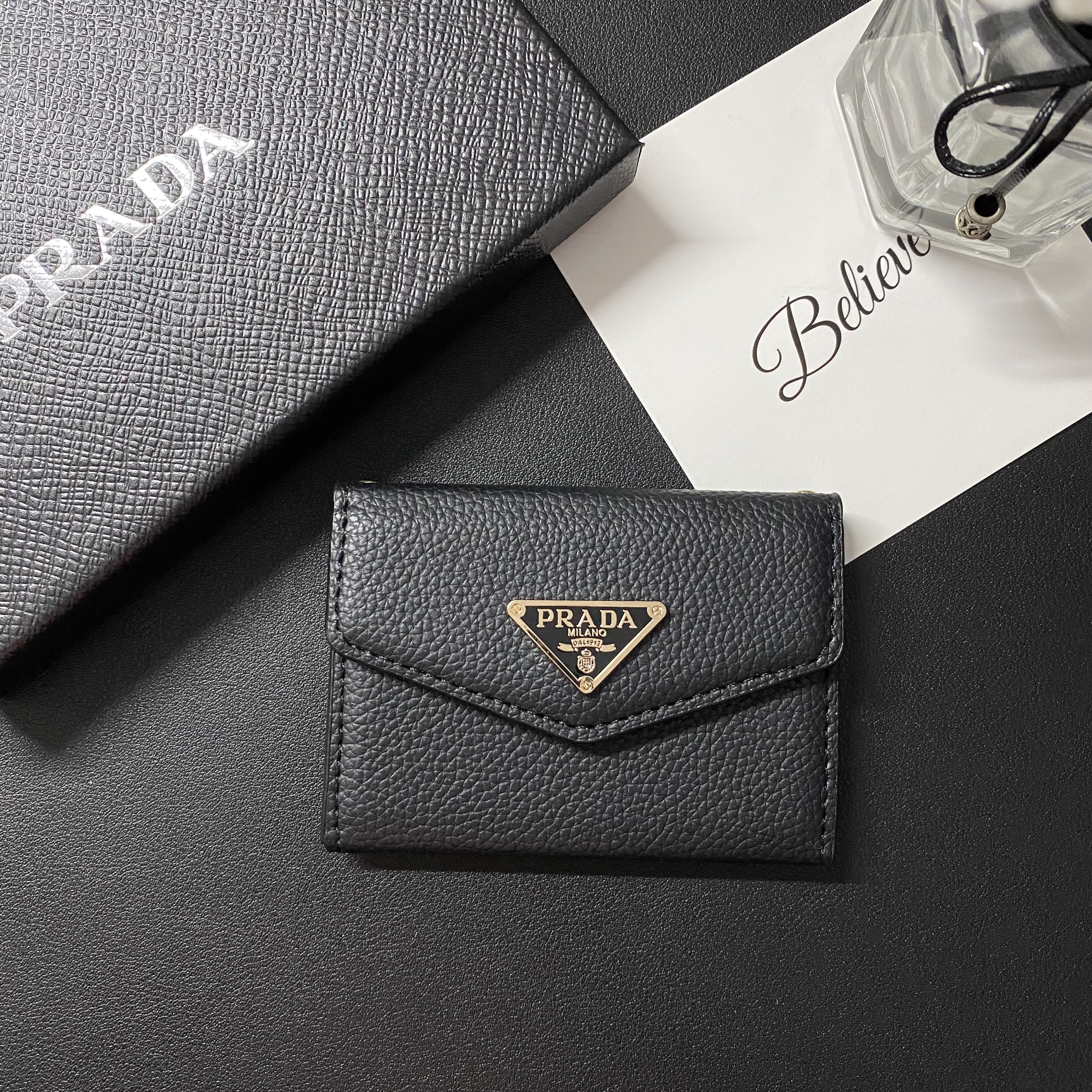 Classic Luxury Leather Wallet Card Holder & Coin Purse With Snap Closure