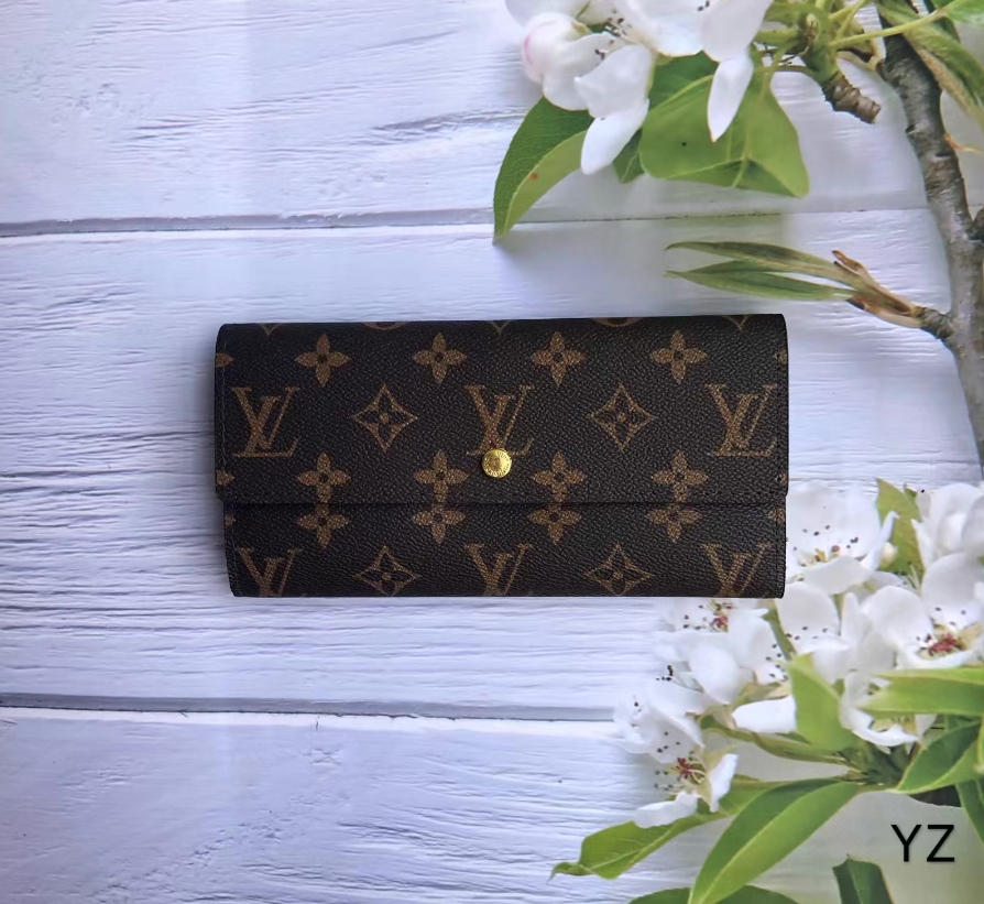 luxurious Leather Flap Wallet