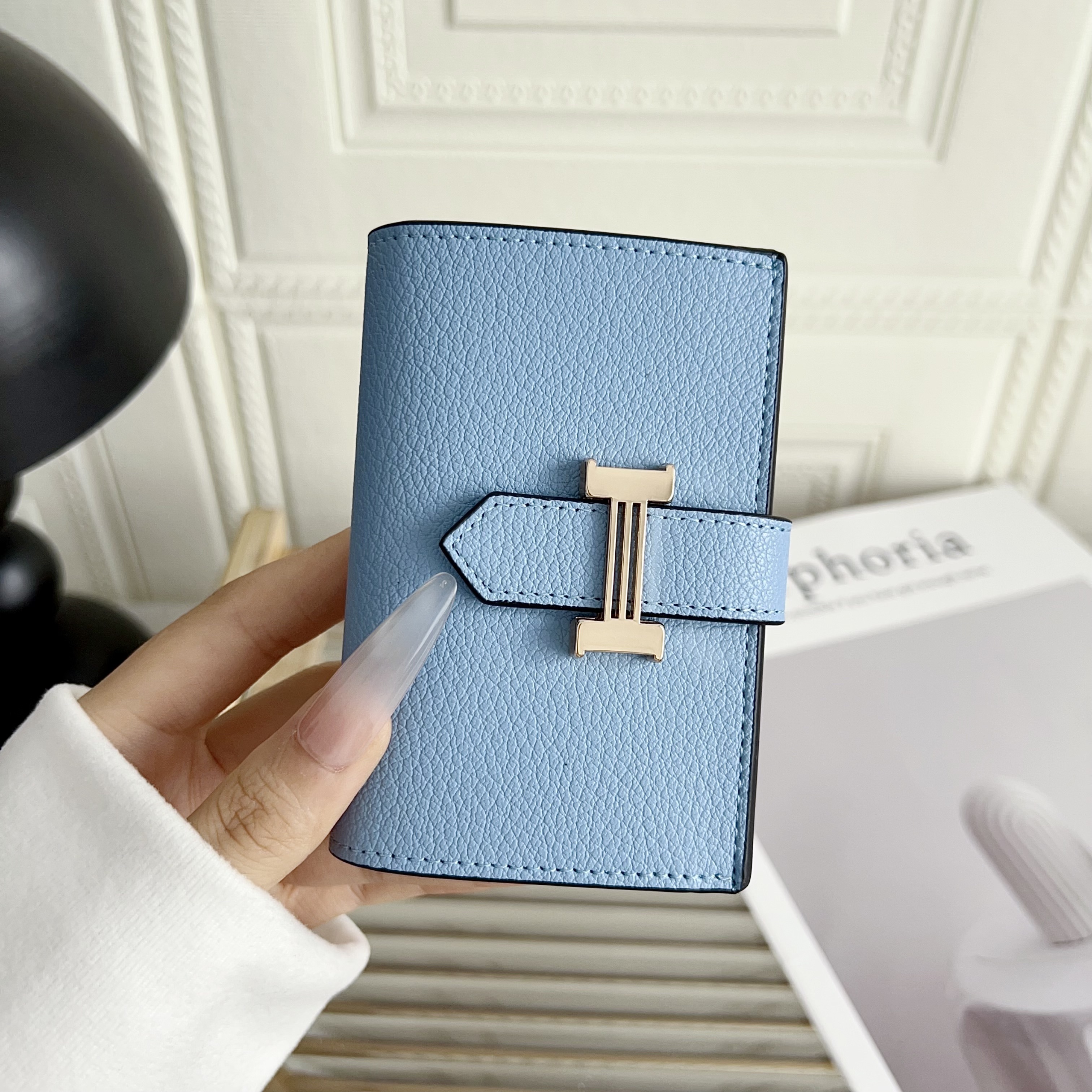 Hermès Classic Luxury Leather Wallet Card Holder & Coin Purse With Snap Closure