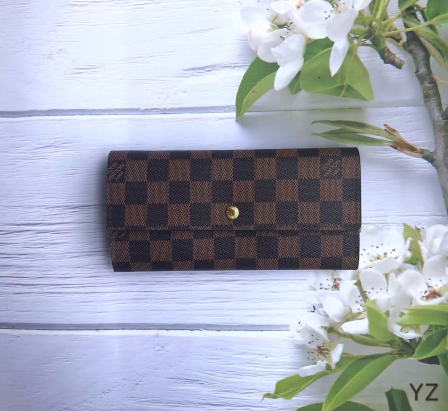 luxurious Leather Flap Wallet