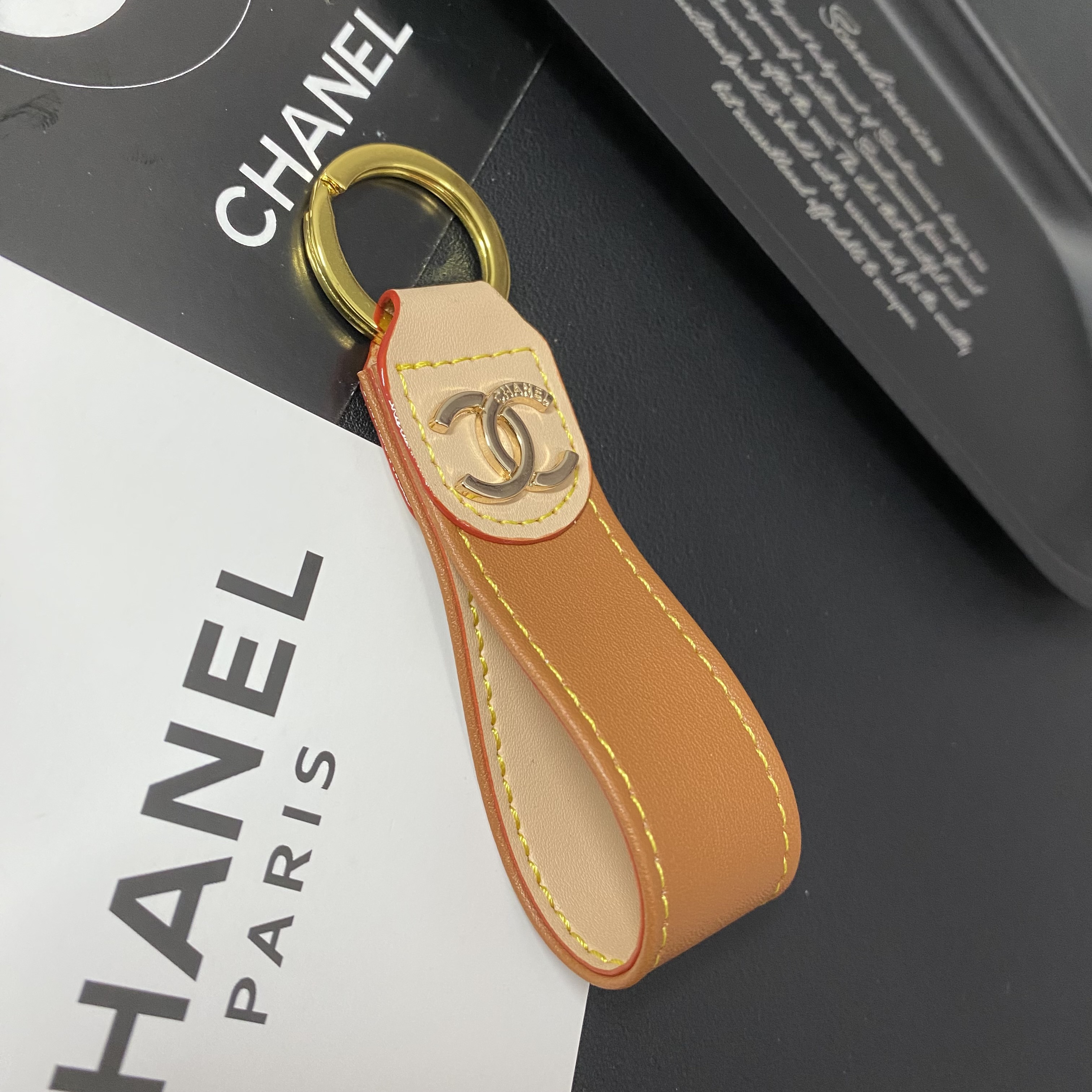 Luxury Leather Convenient Keychain