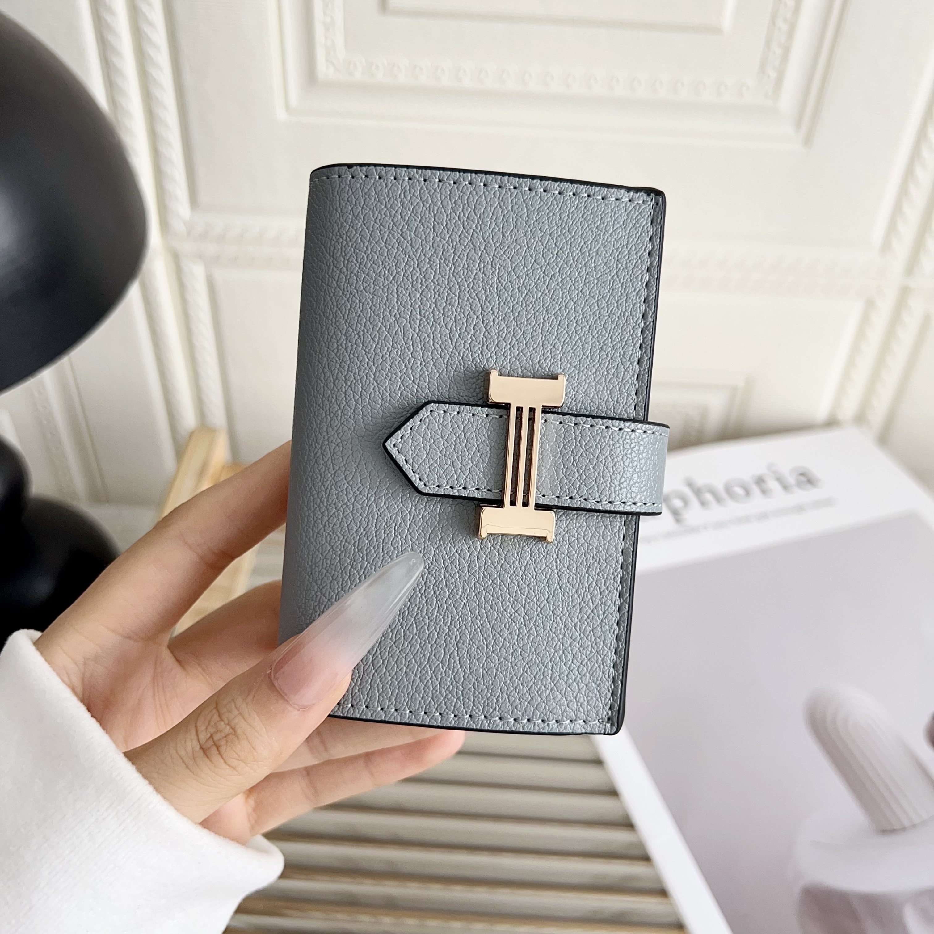 Hermès Classic Luxury Leather Wallet Card Holder & Coin Purse With Snap Closure