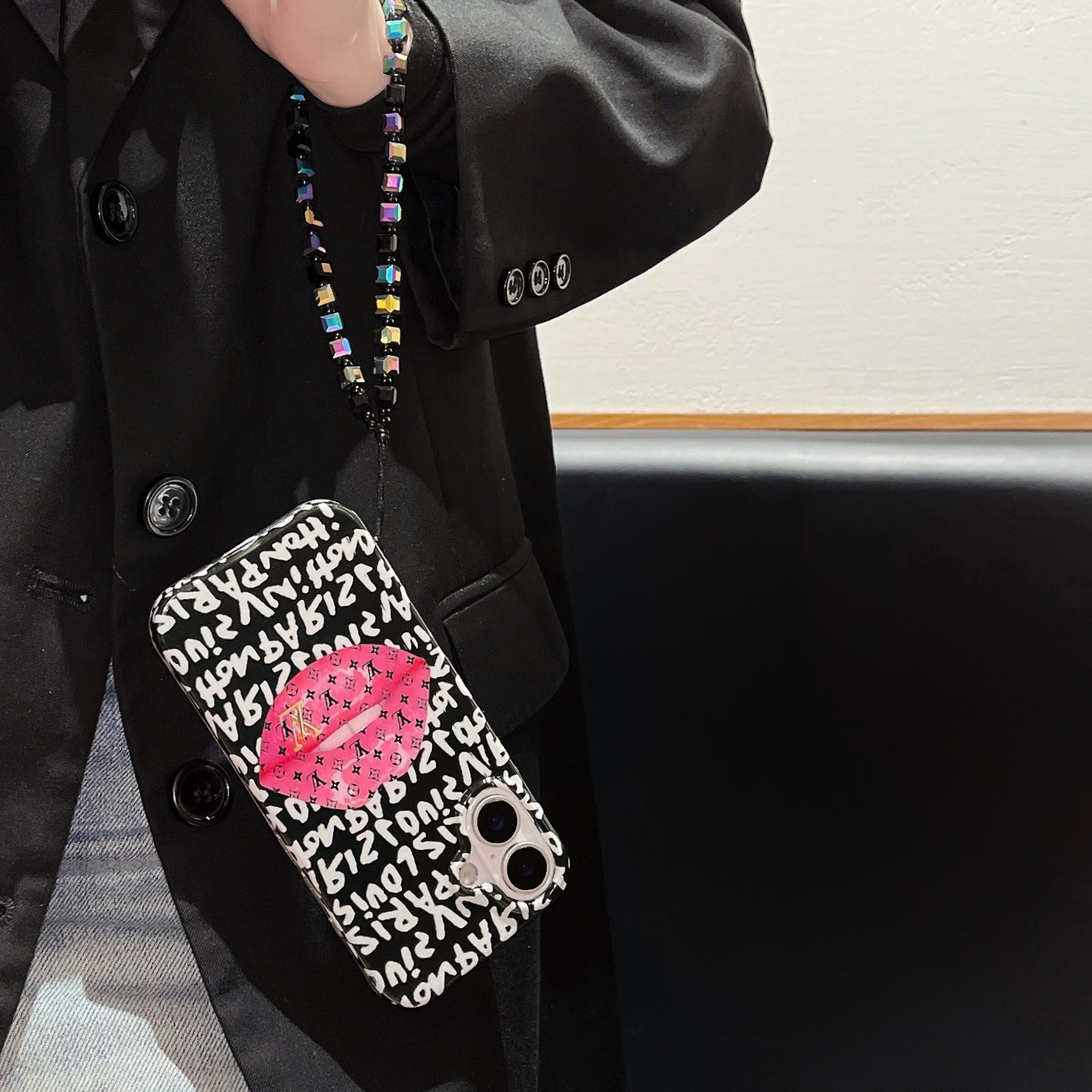 Louis Vuitton Du Meisha iPhone Case with Chain