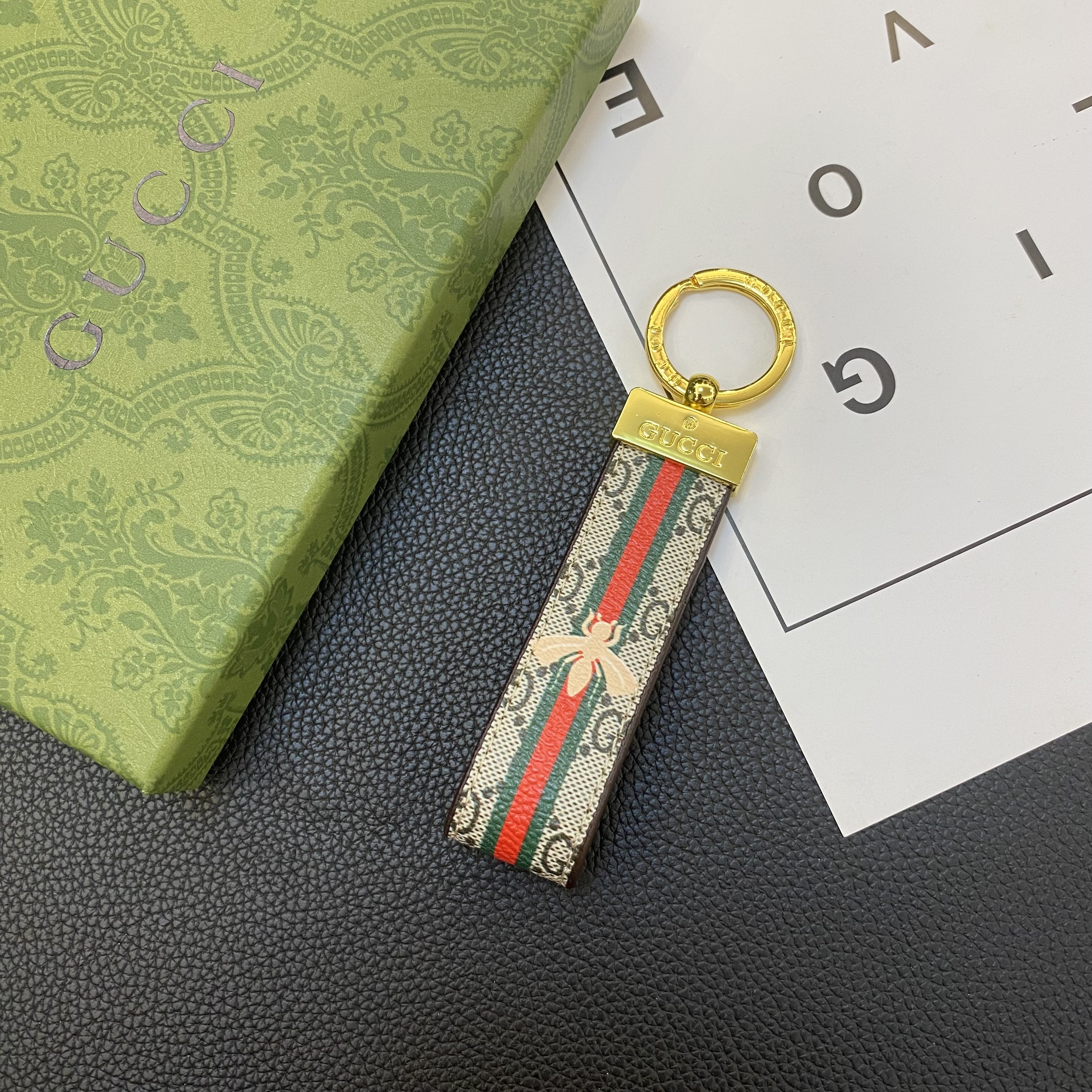 Luxury Leather Convenient Keychain