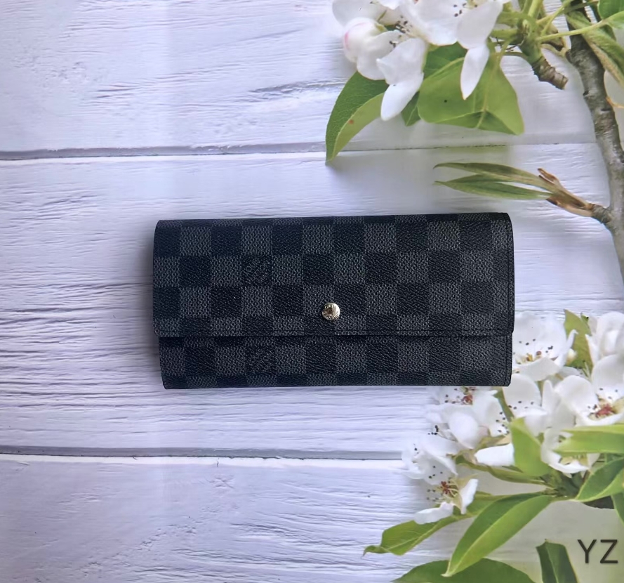 luxurious Leather Flap Wallet