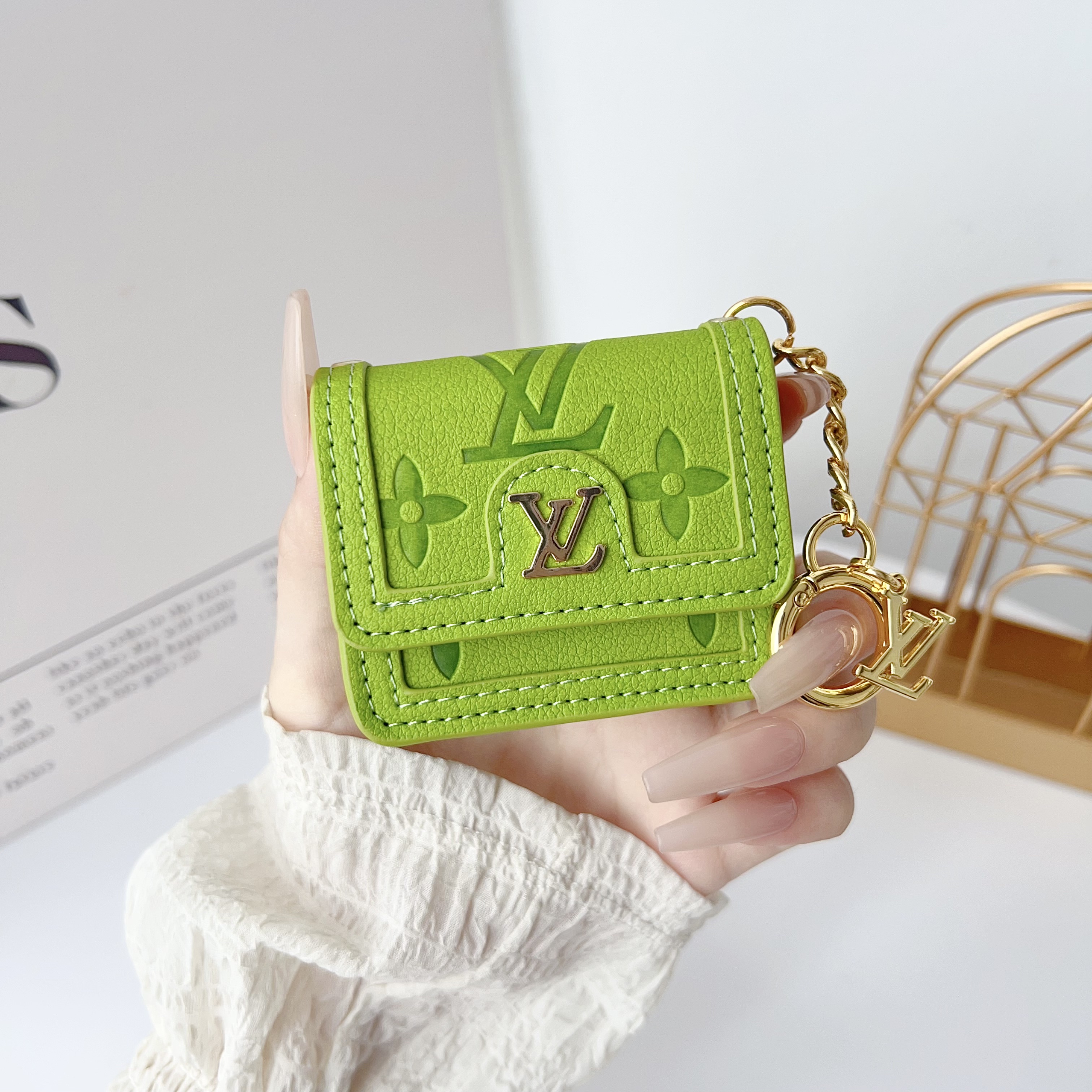 Luxury Leather Airpods Case With Crossbody Strap