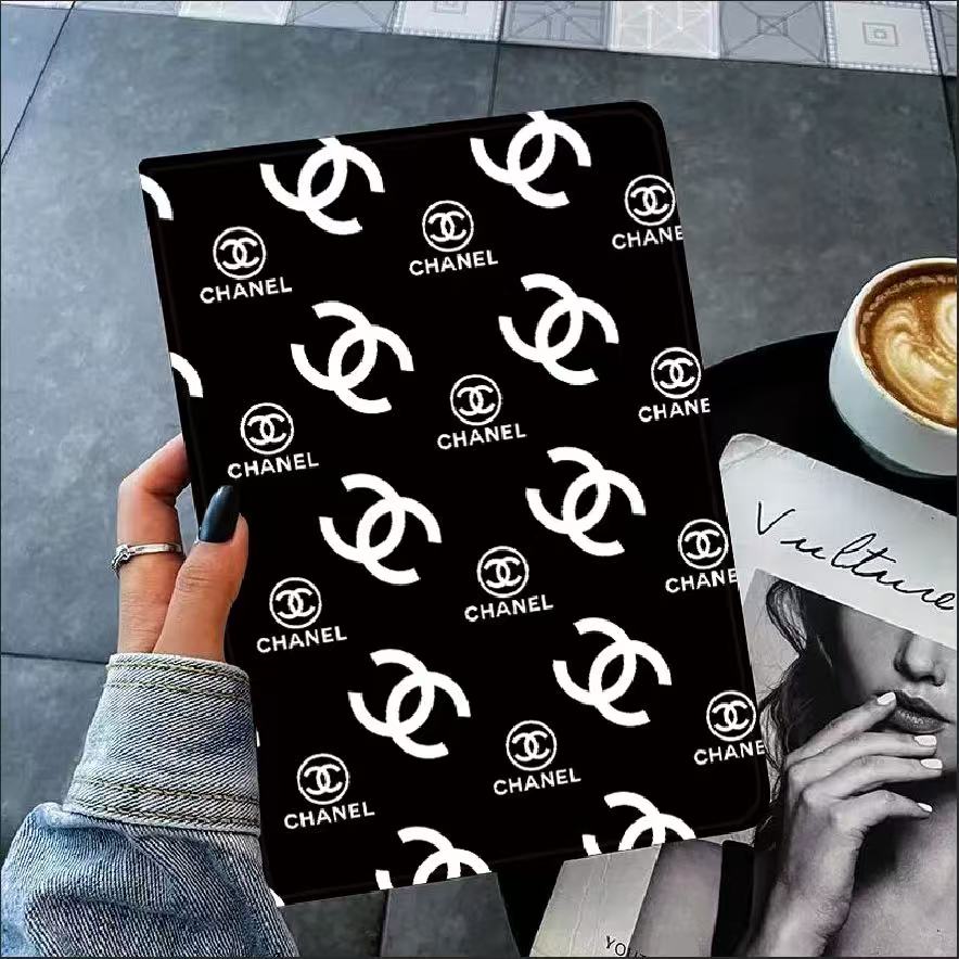 Leather Classic CC iPad Case