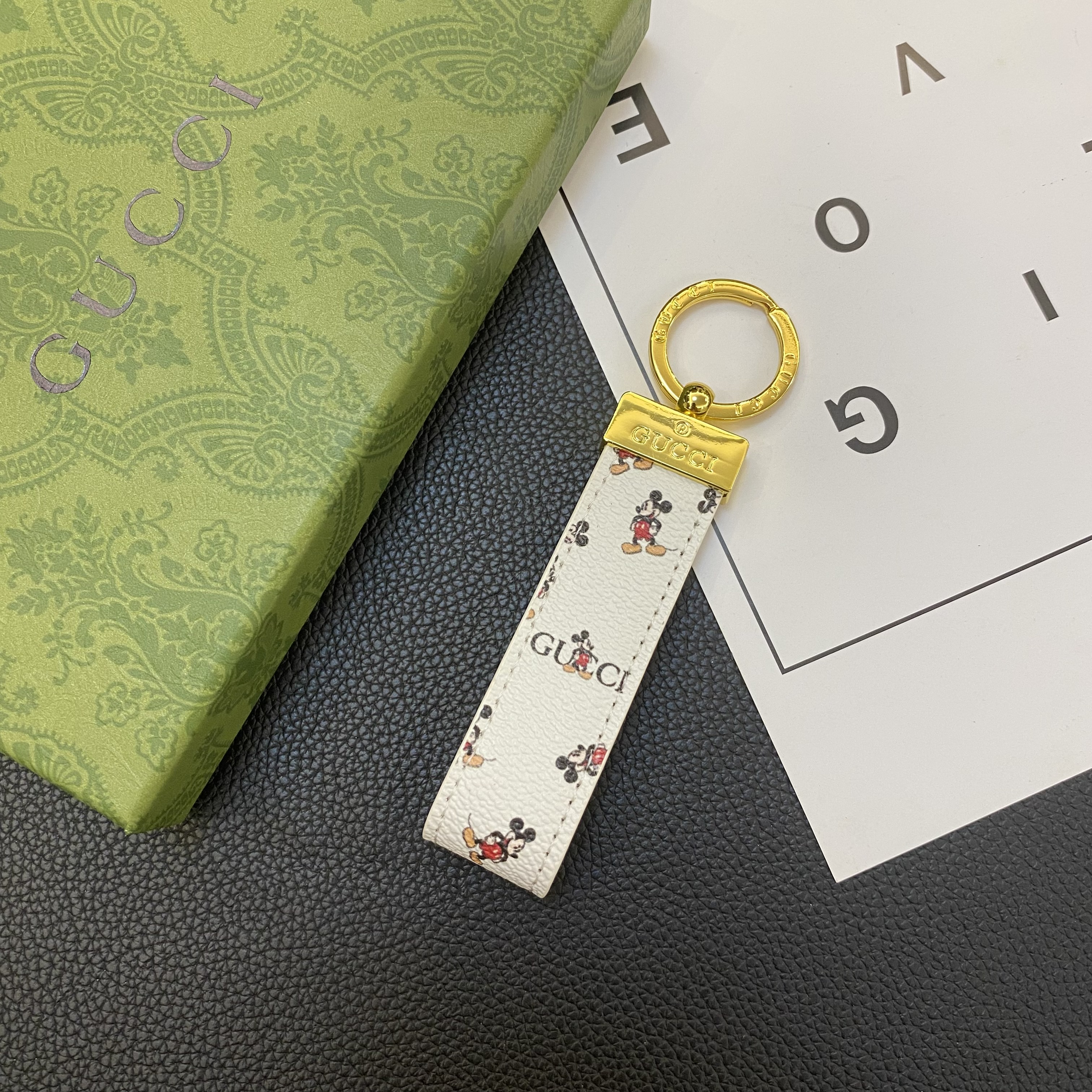 Luxury Leather Convenient Keychain