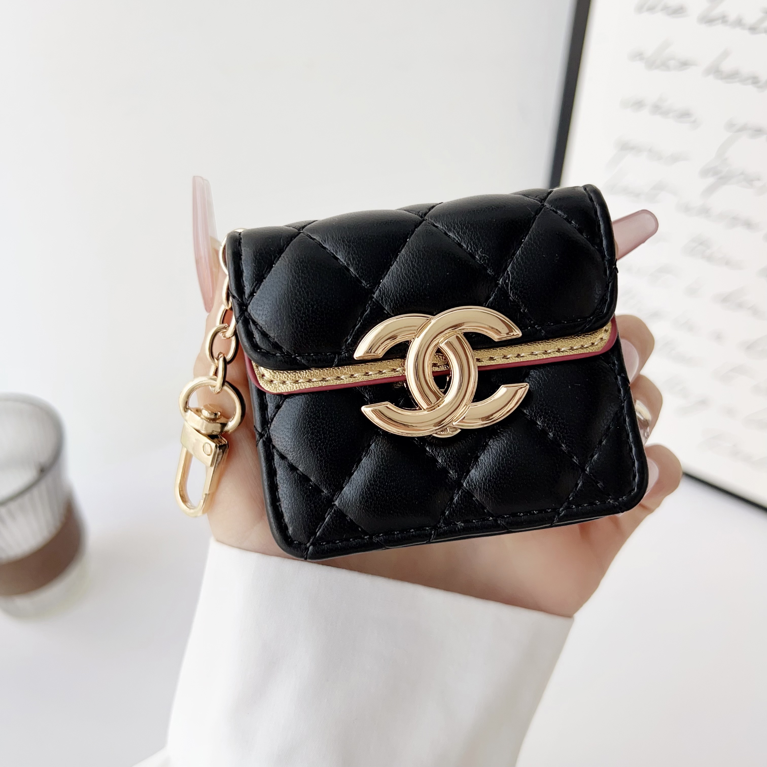 Luxury Leather Airpods Case With Crossbody Strap