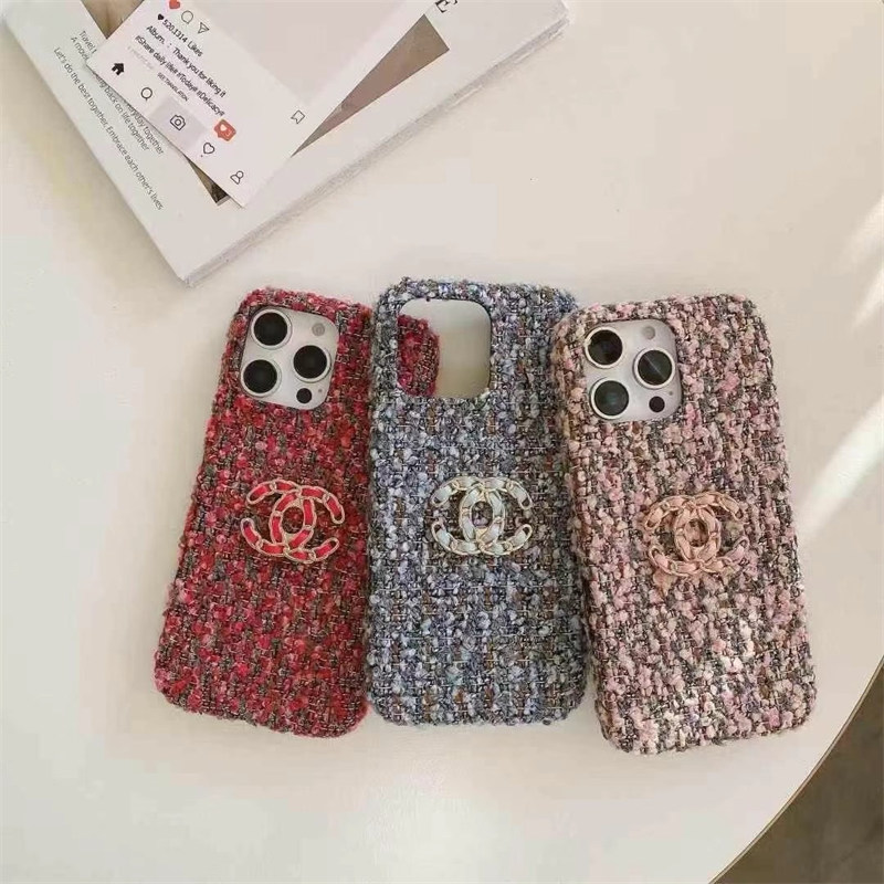 iphone16/16pro手机壳 香奈儿风格香奈儿智能手机壳 粗花呢iphone15/15pro手机壳 可爱品牌iphone14/13手机壳 高端品牌iphone手机壳 奢侈品牌 深受女生欢迎